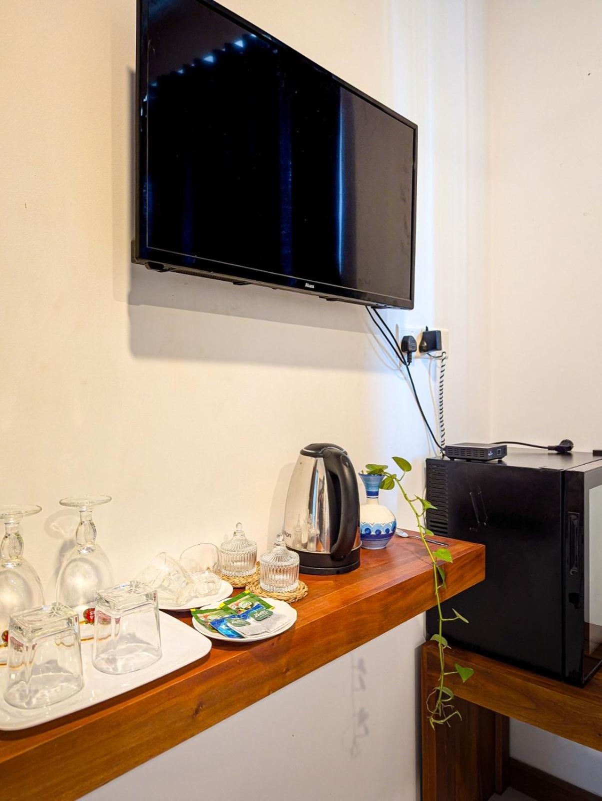 Airport Hotel By Cmb Apartments Negombo Luaran gambar